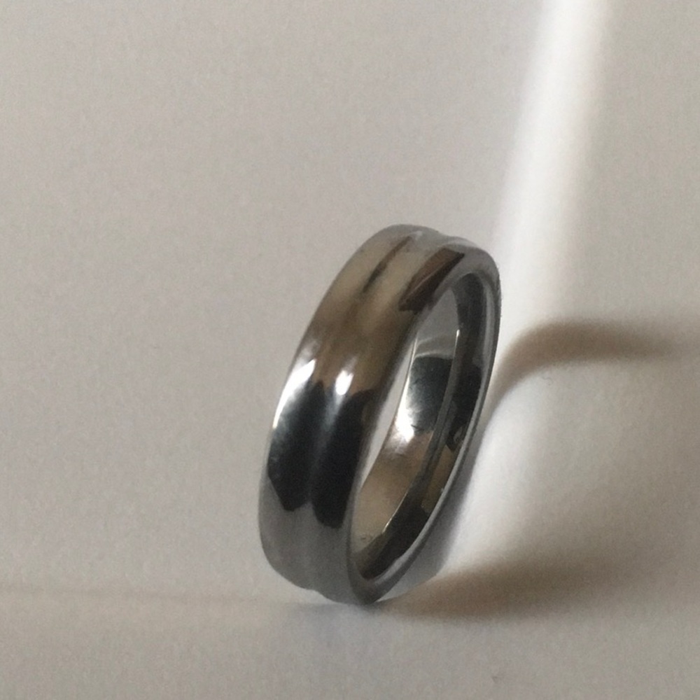 Ring - Picture 3 of 3